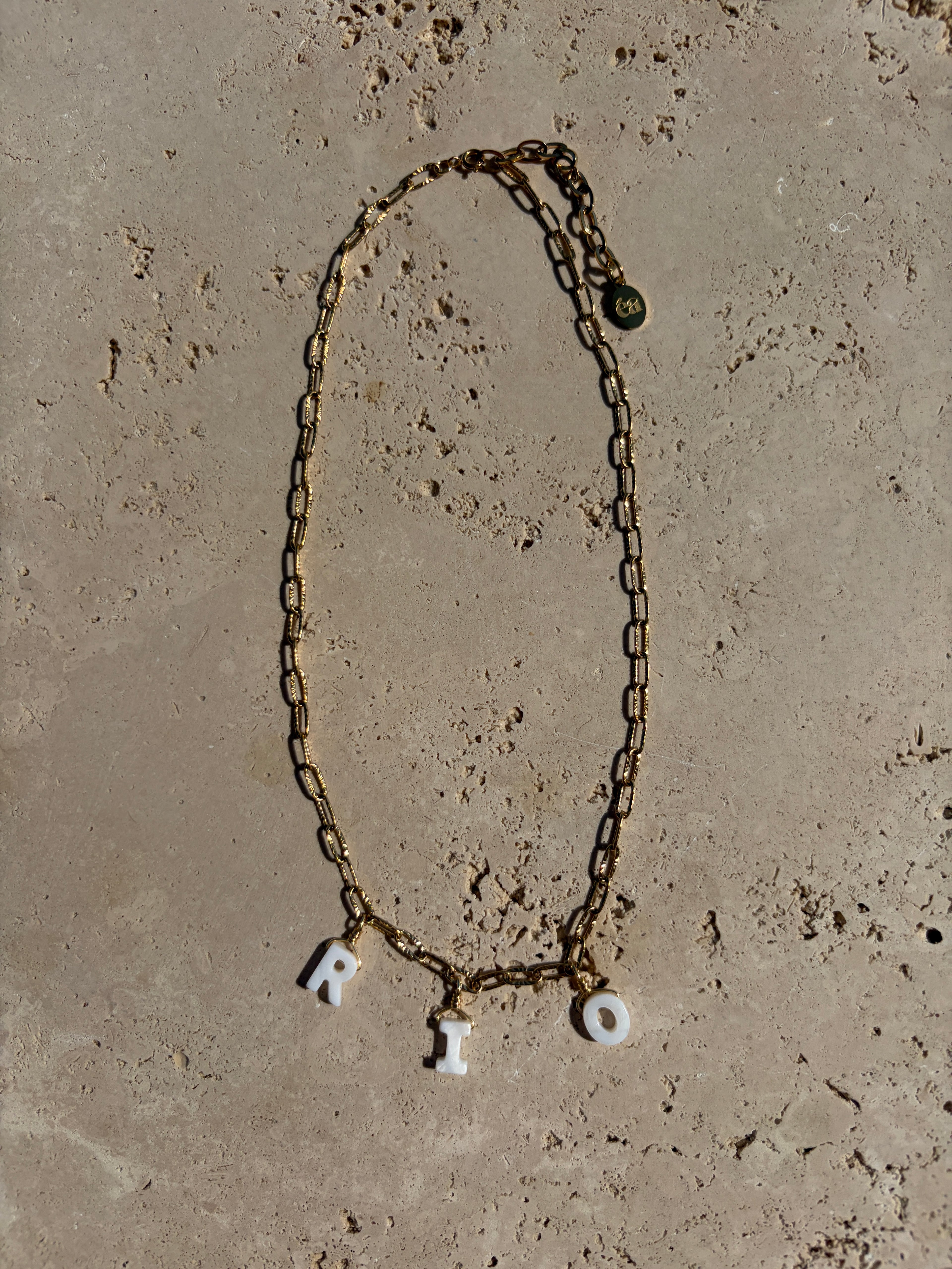 Collier message “Les cartes postales”