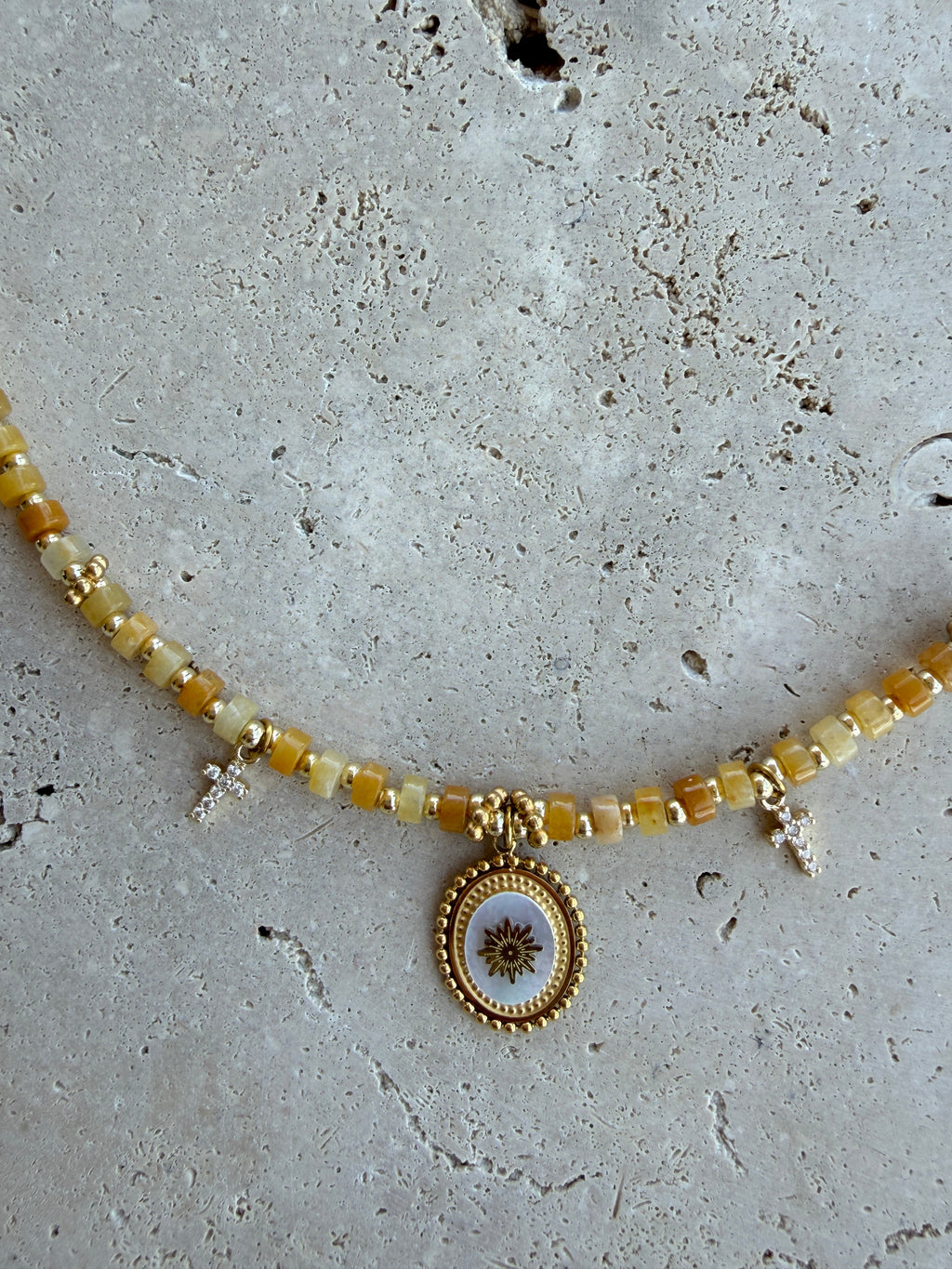 Collier Lumae