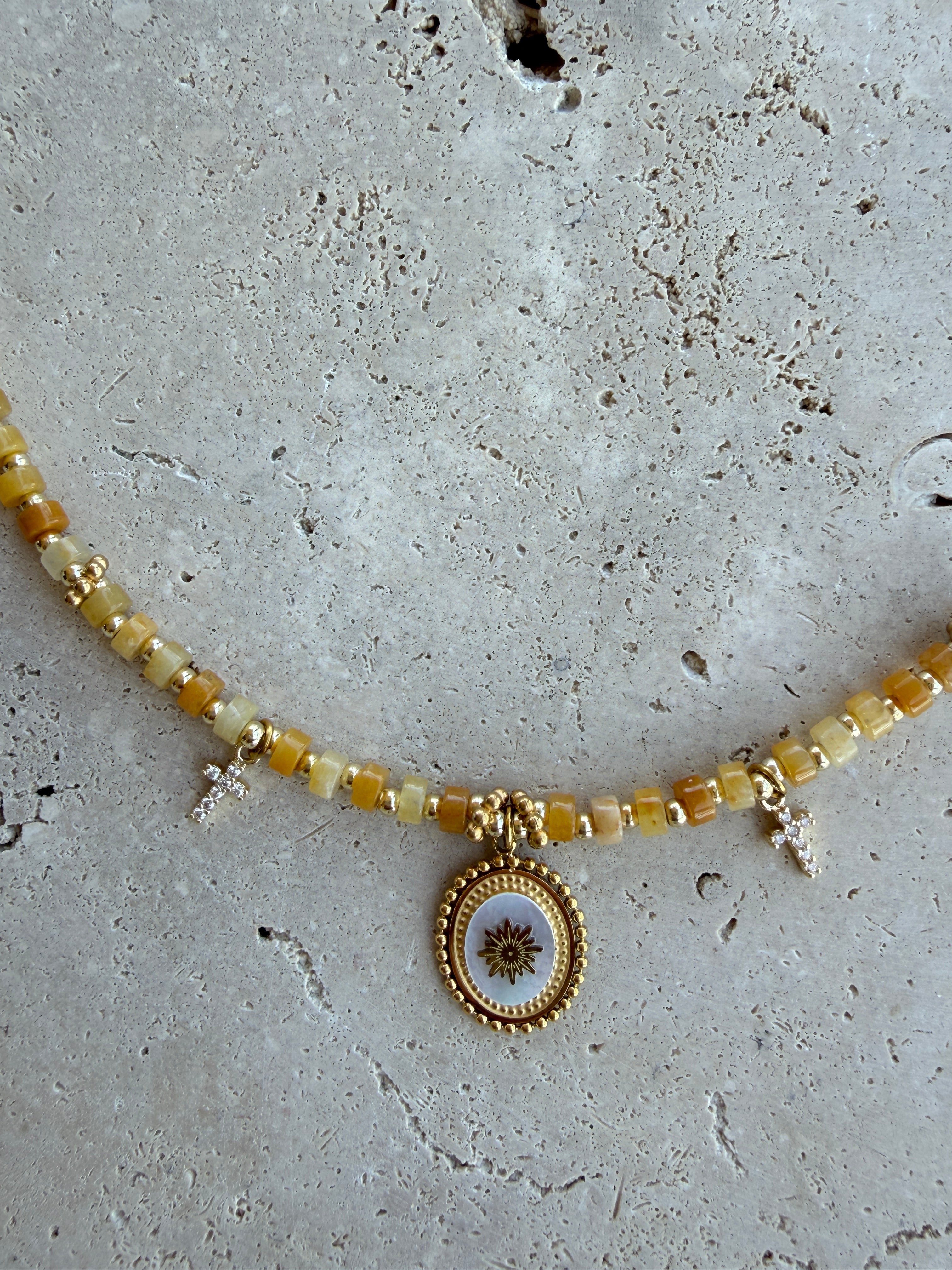 Collier Lumae