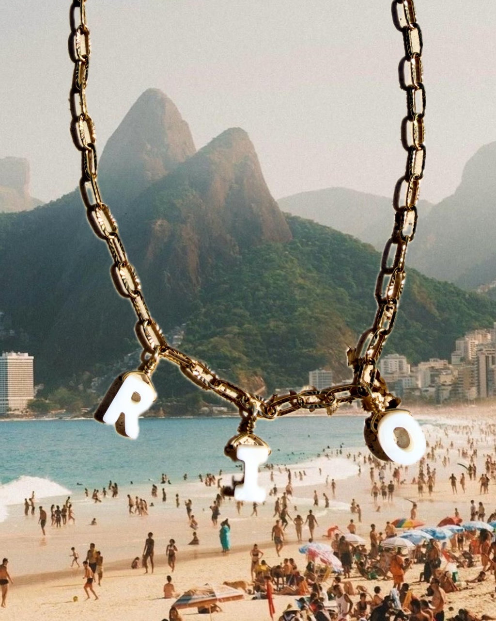 Collier message “Les cartes postales”