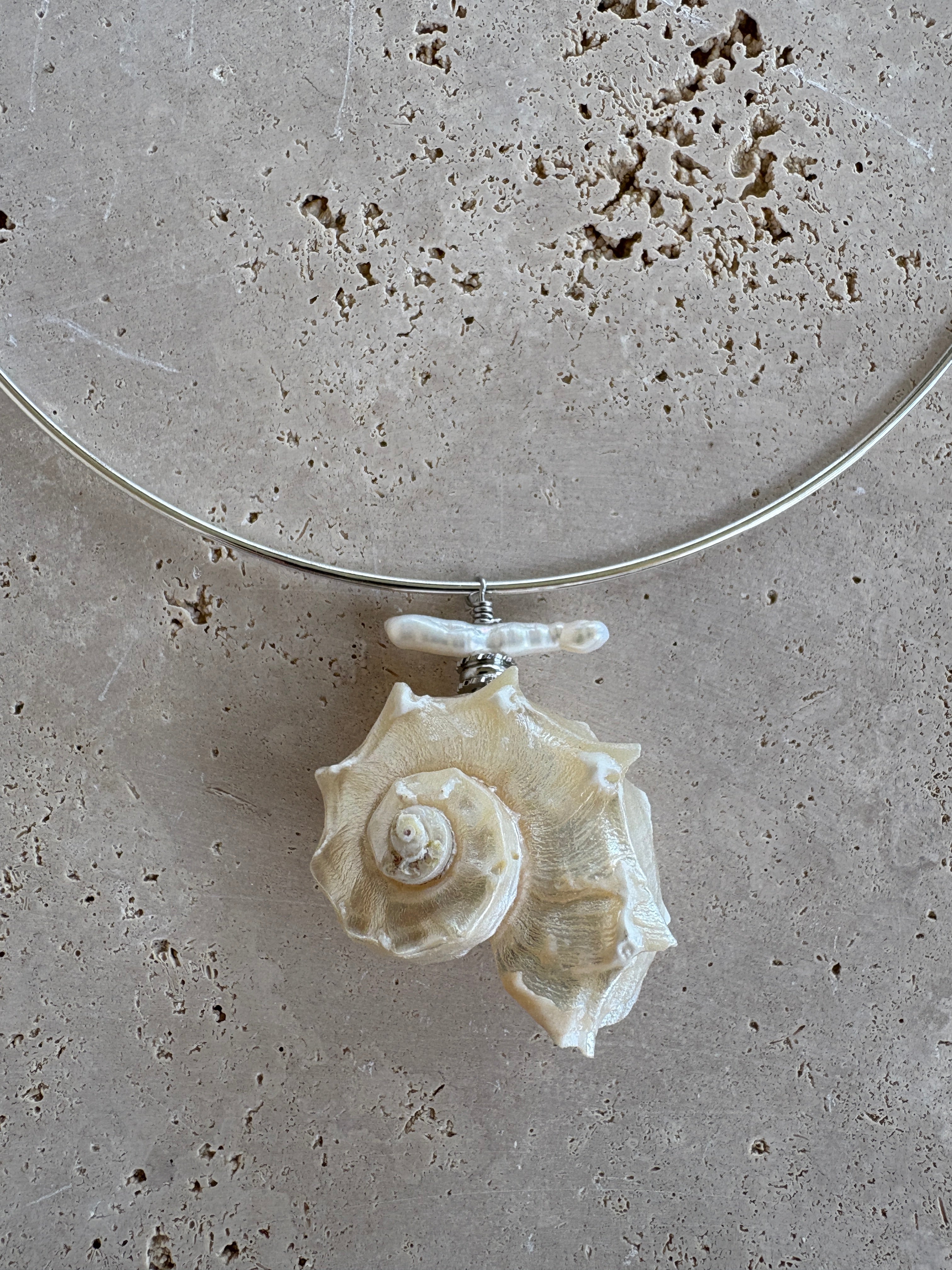 Collier jonc Shell