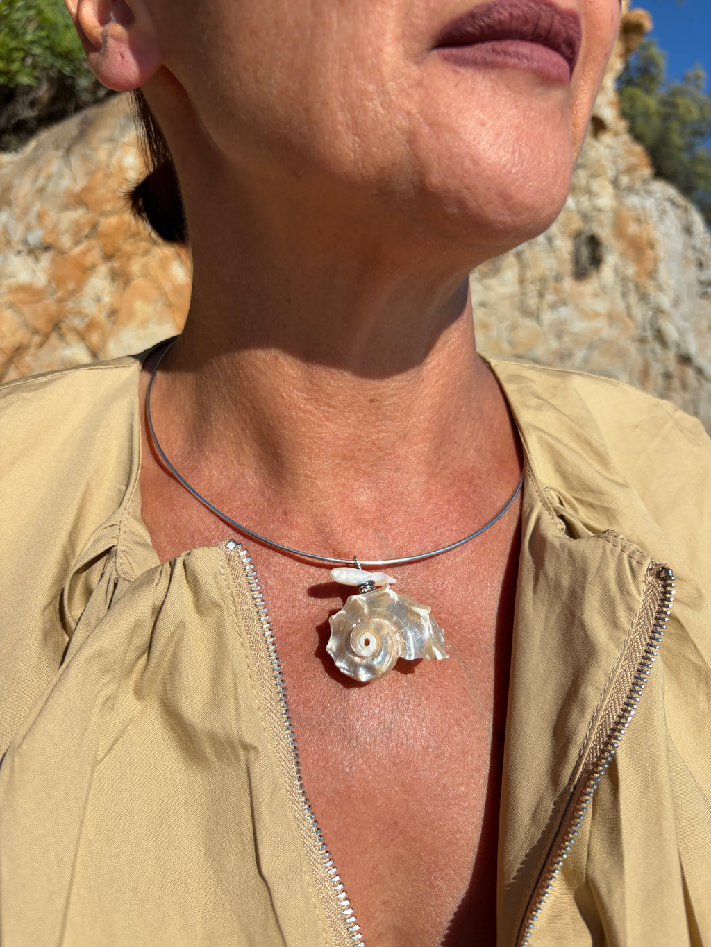 Collier jonc Shell