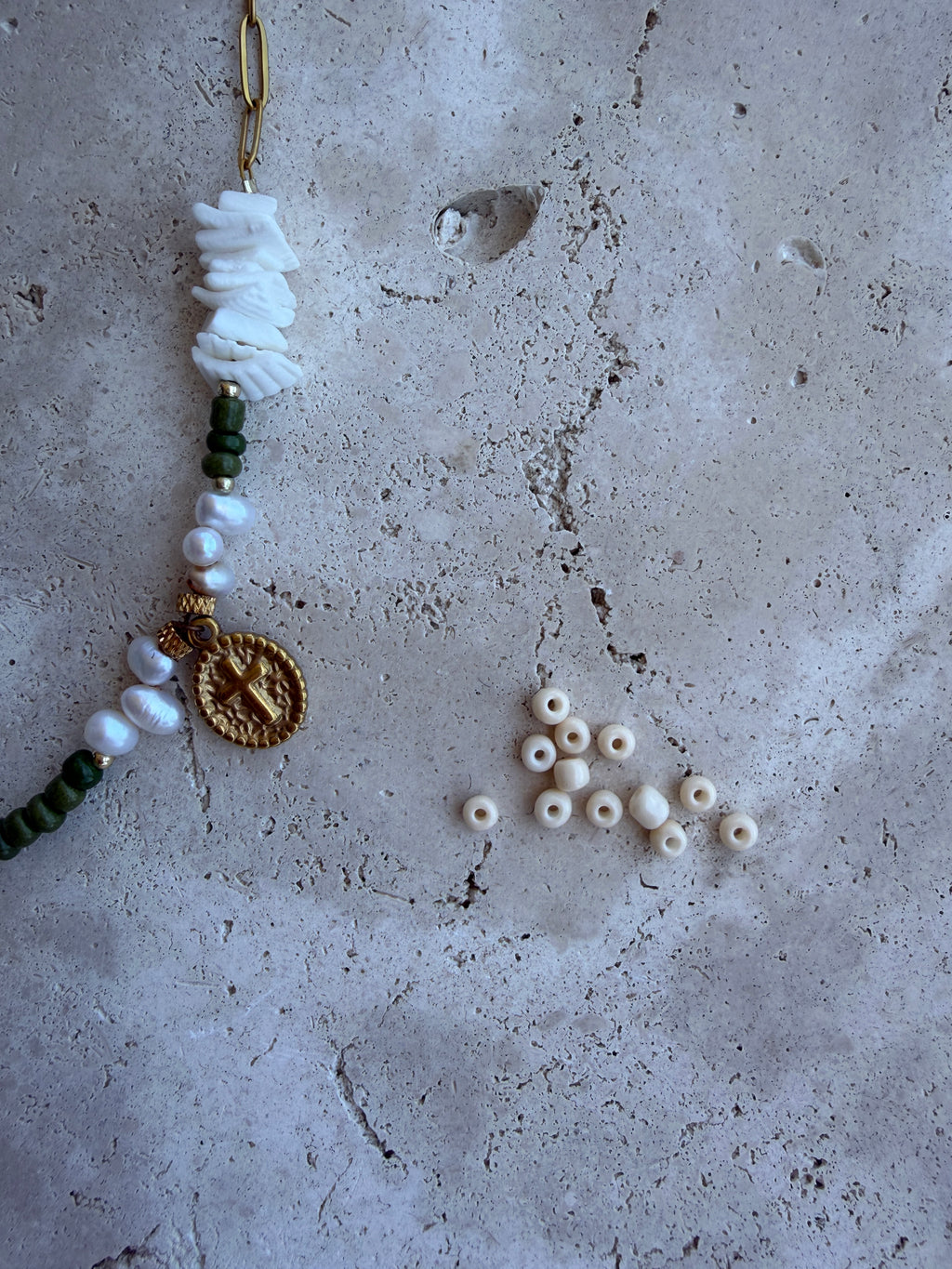 Collier Holy