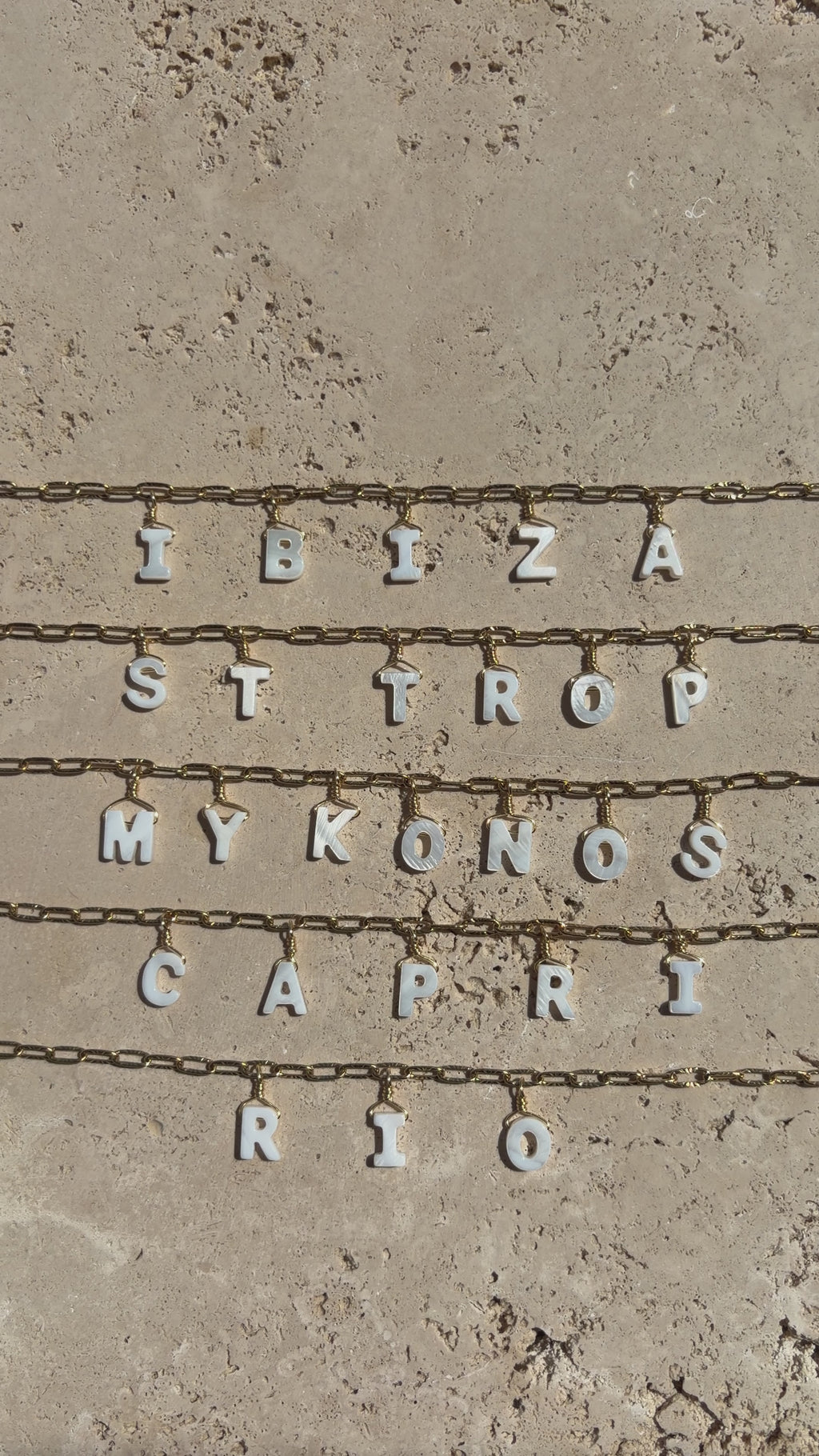 Collier message “Les cartes postales”
