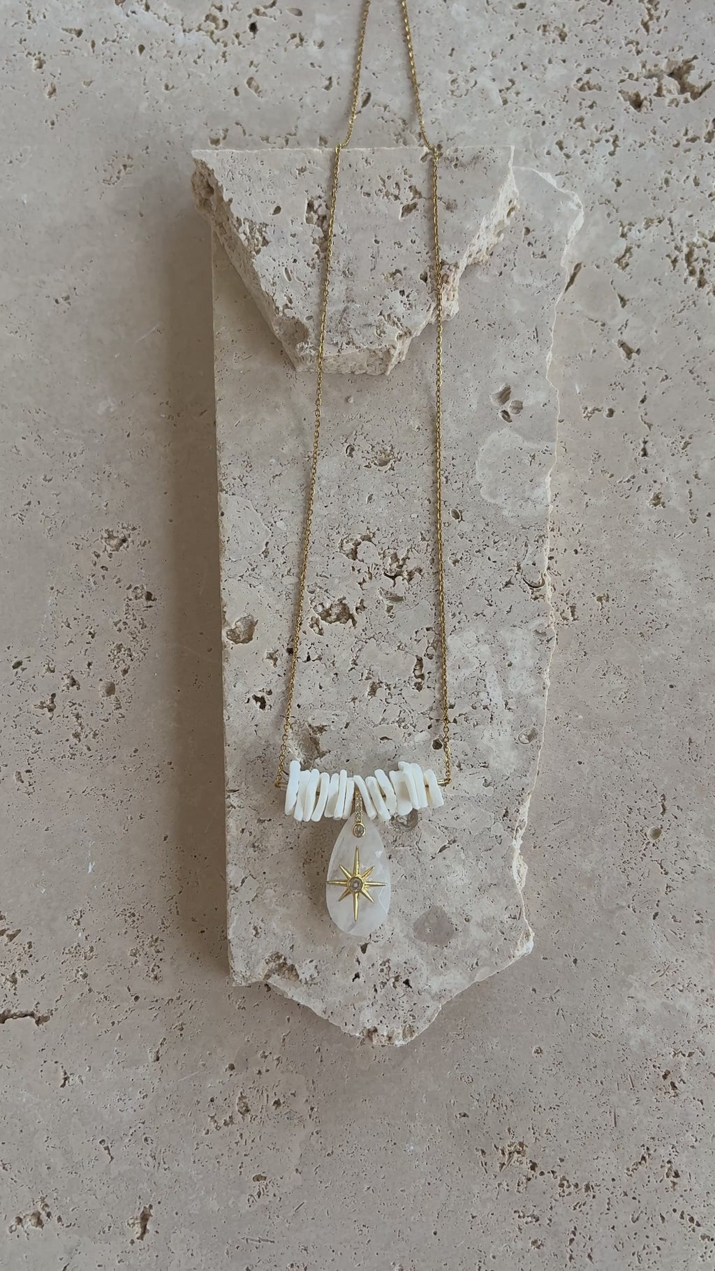 Collier Astra